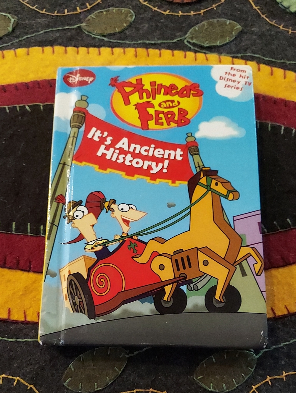 ❤️ Disney Phineas and Ferb Hardcover Book